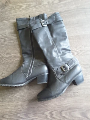 £5 • Buy Ladies Pavers Knee High Boots Size 6