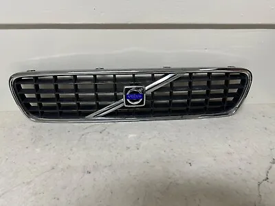 2005-2007 Volvo S40/V50 Front Grille Part # 08620116 • $50