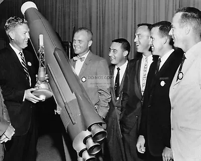 Mercury Astronauts With Atlas Rocket Models - 8x10 Nasa Photo (zz-088) • $8.87