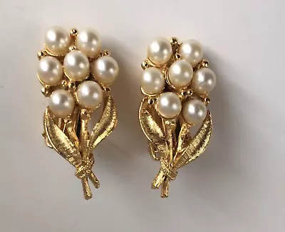 Vintage Dainty Flower Bouquet Faux Pearl Earrings Brushed Gold Tone Clip Ons • $9.99