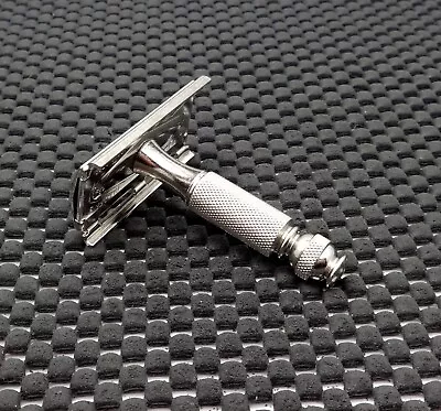 Vintage 1970 Gillette Travel TECH Logo Cap DE Safety Razor P3 Nice & Clean! • $29.99