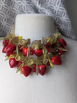 Vintage Chunky Lucite Strawberry Fruit Leaves Bead Dangle Choker Necklace  • $99.90