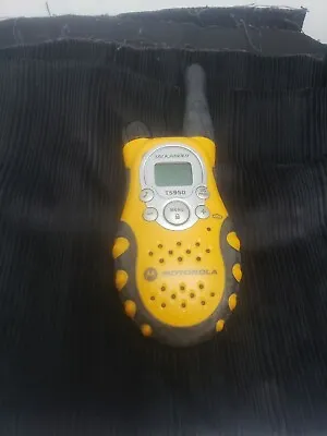 Motorola TALKABOUT T5950 Yellow 22-channel Portable Radio FRS/GMRS Walkie Talkie • $10.50