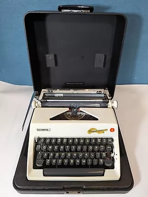 Olympia SM9 - Circa 1979 - SN - 4185443 Portable Typewriter With Hard Shell Case • £85