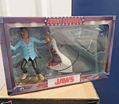 NECA JAWS TOONY TERRORS QUINT & JAWS THE SHARK 6  Inch ACTION FIGURE 2-PACK • £59.90
