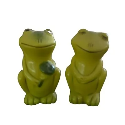 Vintage Green Plastic Frogs In Love Salt And Pepper Shakers • $8.49