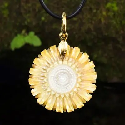 Flower Pendant Mother-of-Pearl & Vermeil Gold-plated Over Sterling Silver 5.54 G • $58