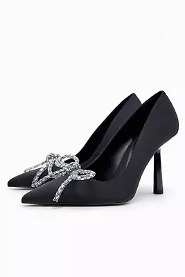 ZARA HEELED SHOES WITH EMBELLISHED BOW BLACK- Size 7 • $58