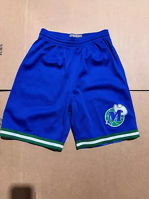 Mitchell & Ness Dallas Mavericks Youth Size Medium Vintage Shorts (MARKER STAIN) • $24.99