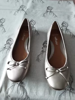 Ladies Ballerina Clarks Shoes 7 • £15