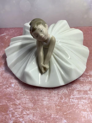 $45 • Buy Nao By Lladro Dance Class Girl Figurine Daisa 1997 #1283