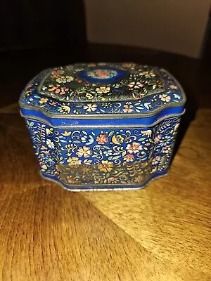 Vintage CANDY TIN From ENGLAND • $12.99