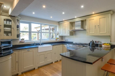 £5669 • Buy Neptune Chichester Used Kitchen, Britannia Range Oven, Shropshire