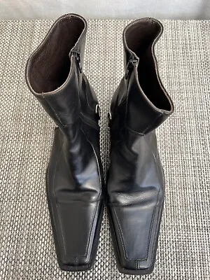 Men’s DSQUARED2 Black Leather Boots • $499