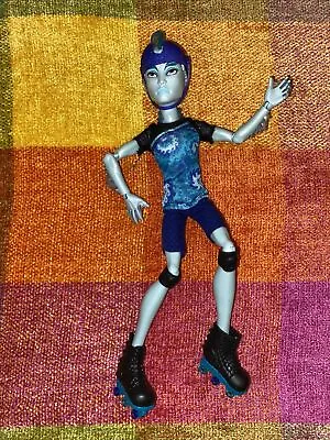 Monster High----*Gillington Gil Webber* Wheel Love Skate----Male Boy Doll (384) • $29.99