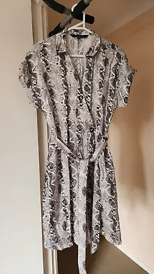 $16 • Buy Forever New 10 Dress