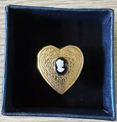 Vintage Cameo Locket Ring - Costume Jewelry • $1.99