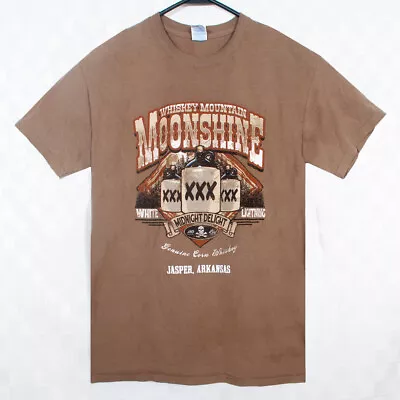 Whiskey Mountain Moonshine White Lightning Mens T Shirt Size M Gildan Brown • $9.99