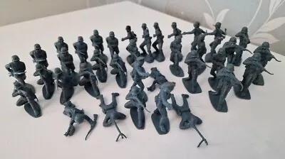 Vintage Airfix Toy Soldiers - German Infantry WW2 - Scale 1/32 - 37 Figures • £4.99