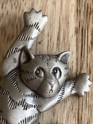 $10 • Buy Vintage (c) 1988 JJ, Jonette Jewelry, Climbing Kitty Cat Brooch / Pin