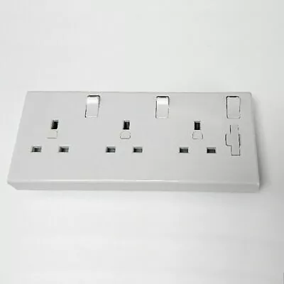 Switched 1 & 2 To 3 Gang Converter Socket Outlet 13 Amp Fused LG9098/3CON • £10.99