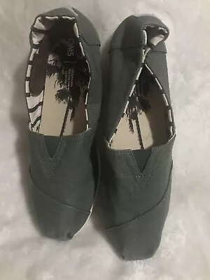 TOMS Classic Alpargatas Women's Canvas Shoes-New/color Light Green. • $30