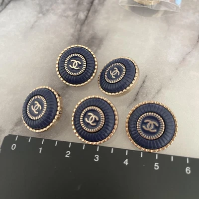 £96.08 • Buy CHANEL Vintage Button Lot 5 Set W4364