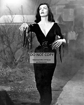 Vampira In  Plan 9 From Outer Space  Maila Nurmi - 8x10 Publicity Photo (ww037) • $8.87