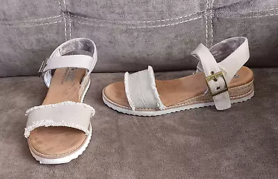 Sandals SKECHERS Woman Desert Kiss Beige With Strap Memory Foam Walk Size 9 • $14.50