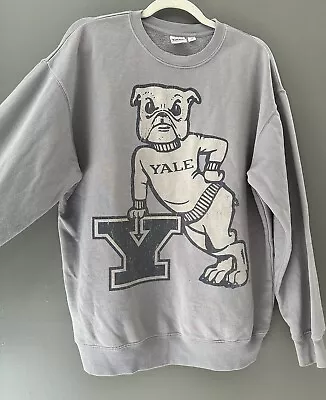 YALE UNIVERSITY Adult Unisex Large OFFICIAL CREWNECK SWEATSHIRT Bulldogs • $28