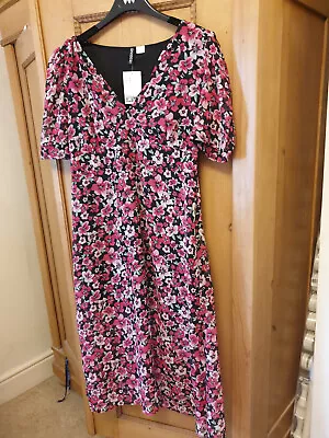 BNWT H&M  Lined Black And Pink Flower Dress Size 14 • £6