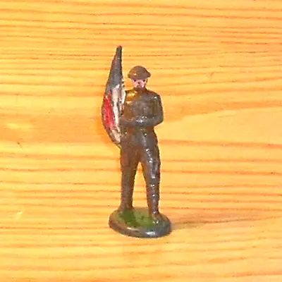 Vintage WWI U. S. Lead Soldier With Flag • $4.98
