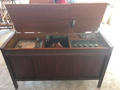 $400 • Buy 1967 Kriesler Futureline Multisonic Stereophonic Radiogram Record Player