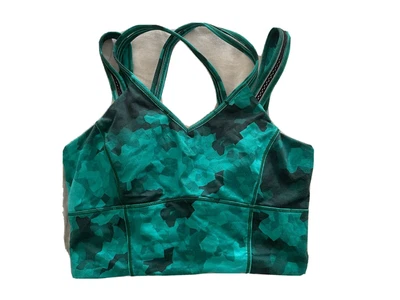 $5 • Buy Lululemon Activewear Green Crop Size S (8-10)