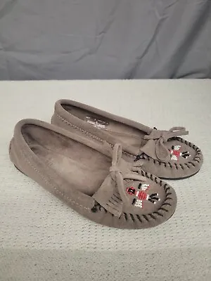 Minnetonka Shoes Women's 6 Thunderbird II Kilty Grey Suede Boho Beaded  • $12.99