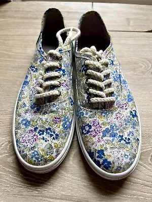 Mossimo Supply Co Women's Size 8 Floral Shoes Walking Shoes Sneakers  • $3.75