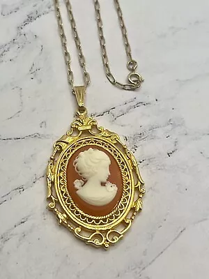 Vintage Cameo / Fleur-de-Lis Reversible Pendant Necklace Gold Tone 22” Chain • $14.99