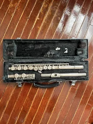 YAMAHA YFL-221 Student Flute With Hard Case • $150