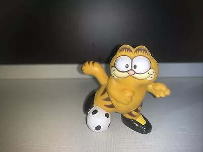 Vintage 1981 GARFIELD Soccer PVC Figure 2.5  United Feature Syndicate • $8.90