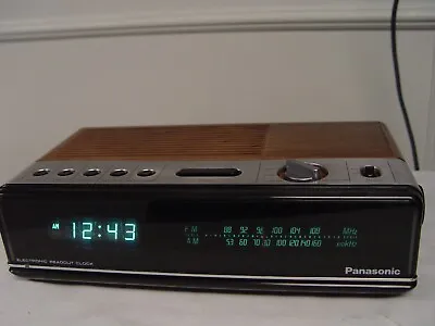 Vintage Panasonic AM/FM Clock Radio (RC-200) • $26