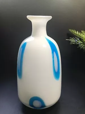 VINTAGE MILLEFIORI TRANSLUCENT ART GLASS VASE 8 3/4  White & Blue • $34.50