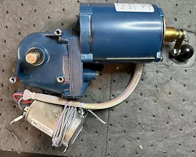 V01060AB33 VonWeise RussElectric Gear Motor Actuator & C23FD3740 Capacitor RMTD • $198