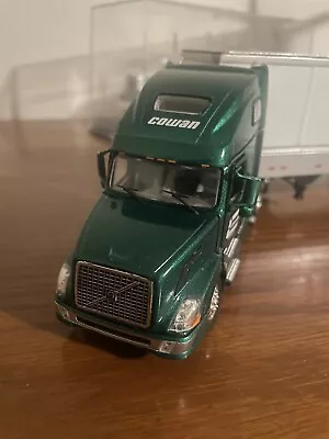 Tonkin 1/53 Cowen Systems  Volvo VN670 Tractor / Trailer. Nice. Great Condition • $75