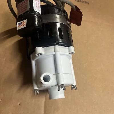 Little Giant Marine Air Conditioning Pump Model 5 MD 230VAC.  (46-WA1) • $275