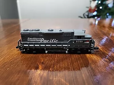 Southern Pacific Locomotive 9725 Model Train High Speed N Scale #418 Dummy • $5