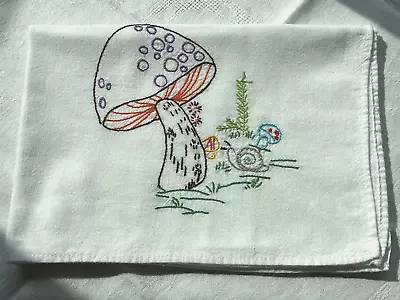 Vintage Lightweight Mushroom Embroidery Kitchen Towel 23x32 • $12.99