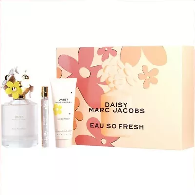 Daisy Eau So Fresh By Marc Jacobs Gift Set 4.2 Oz + Lotion  2.5 + Spray .33 Oz • $110