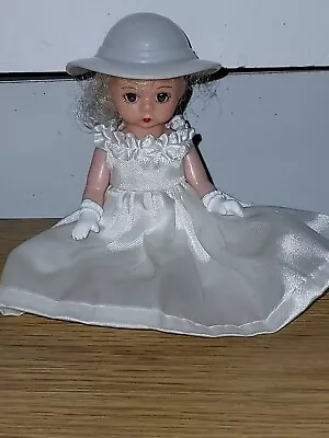 McDonald’s Madame Alexander 2002 - Bride Doll • $4.95