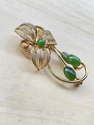 VTG Jade ? Costume Jewelry Flower Brooch Gold Tone • $1.91