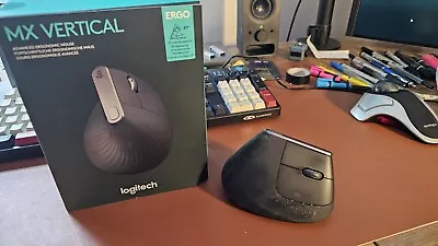 Logitech Mx Vertical Ergonomic Wireless Mouse • £14.56